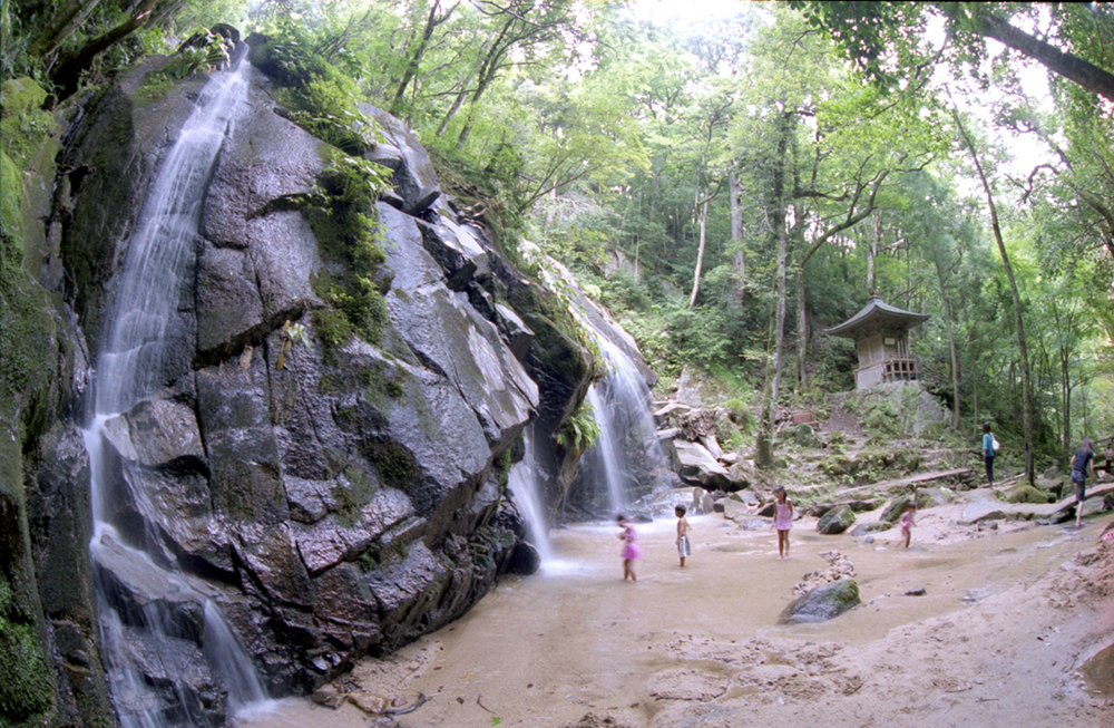 金引の滝（かなびきのたき）